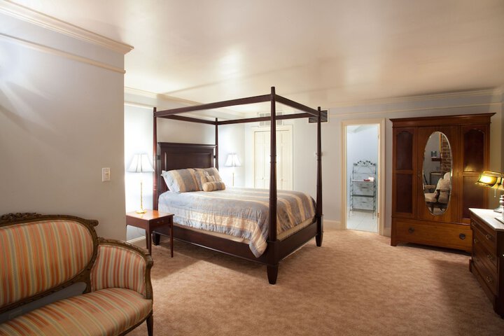Room 66 of 170