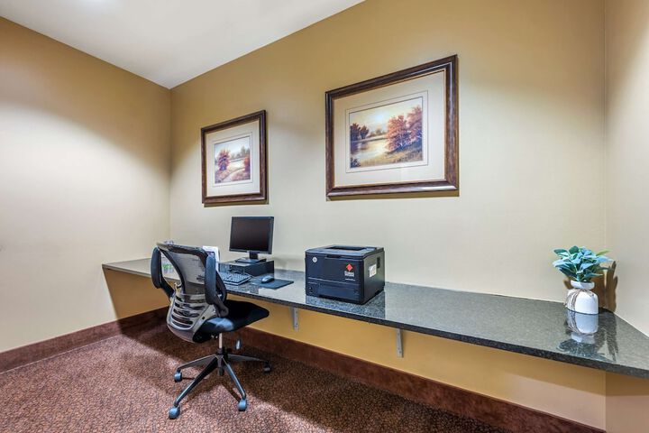 Business Center 40 of 40