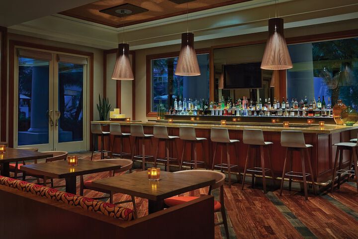 Lounge 62 of 84