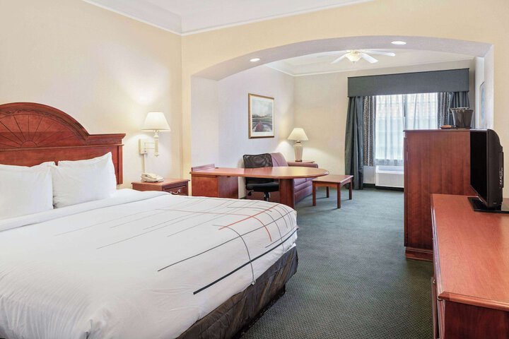 Room 15 of 36