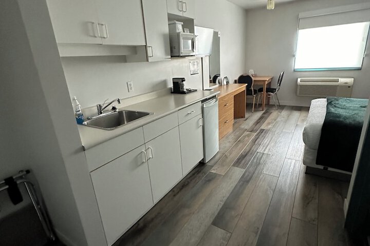 Room 45 of 77