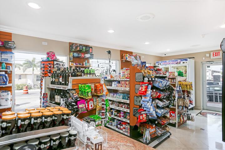 Gift Shop 130 of 139