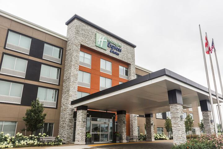 Hotel 5 of 107