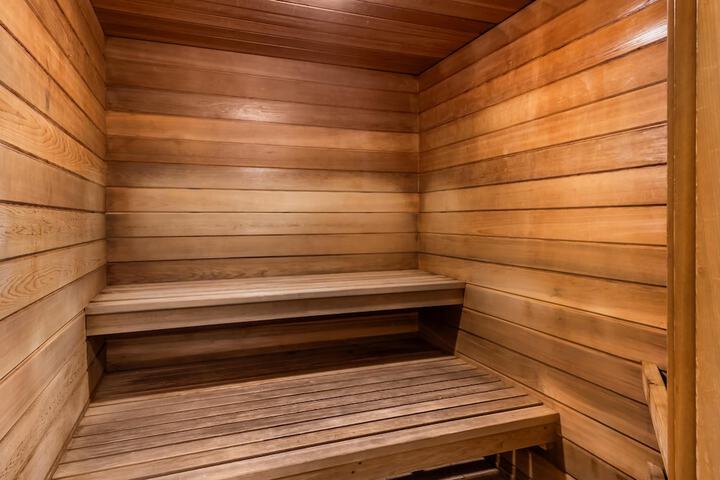 Best Western Plus 1000 Islands Hotel & Suites