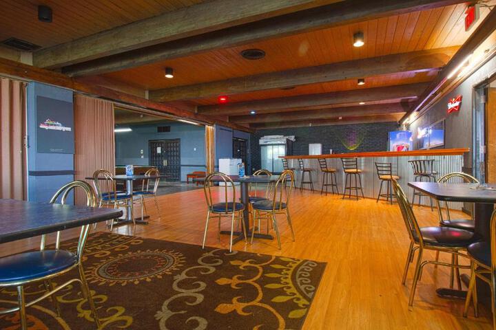 American Best Inn by OYO I-35 Perry near Lake McMurtry