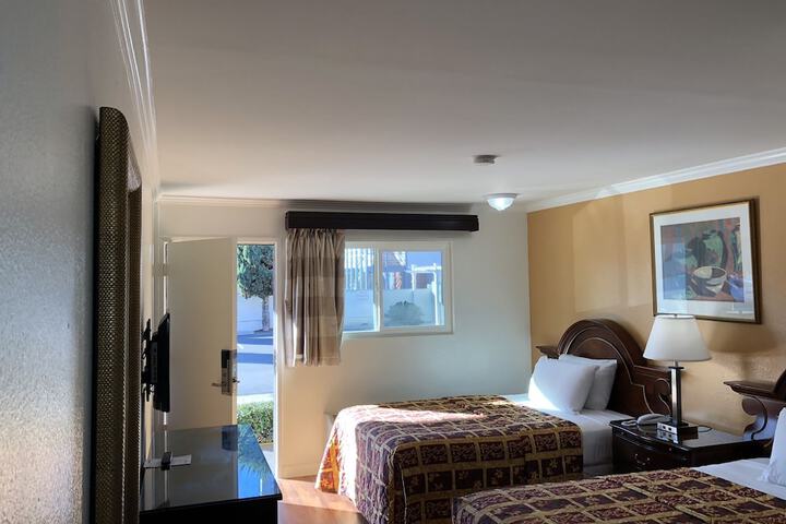 Room 27 of 53