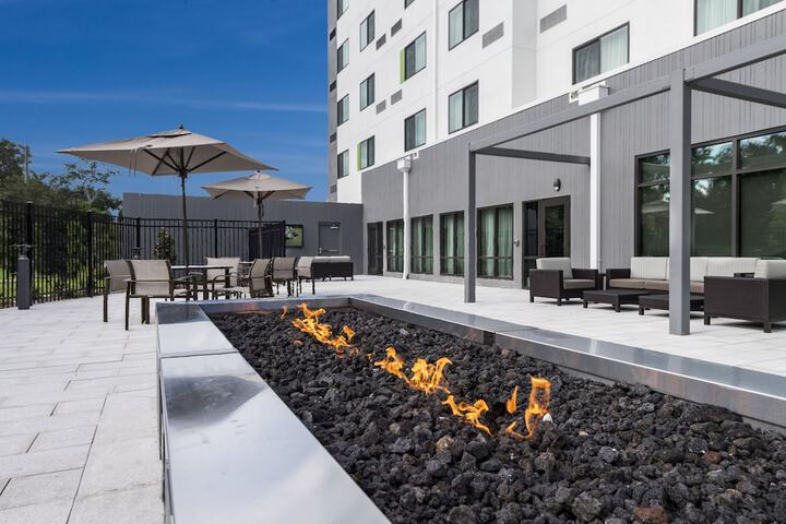 Sundeck 40 of 44