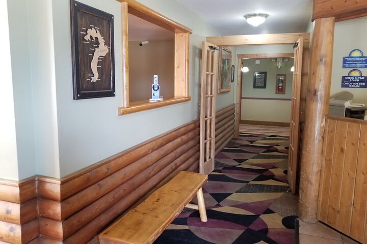 Hotel Interior 9 of 39
