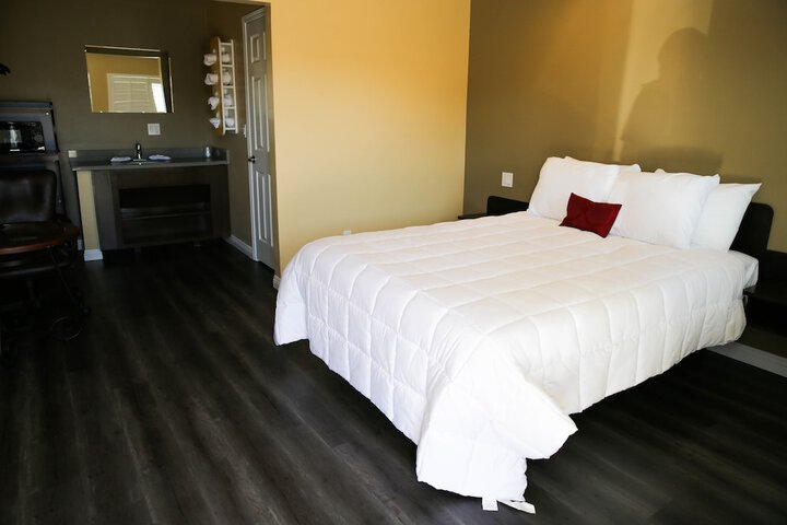 Room 9 of 17