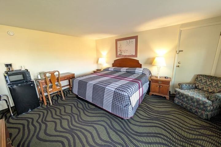 The Falls Motel - 2 Mi to Watkins Glen State Park Seneca Lake " AND 4 Mi to Watkins Glen International Track " The Glen "
