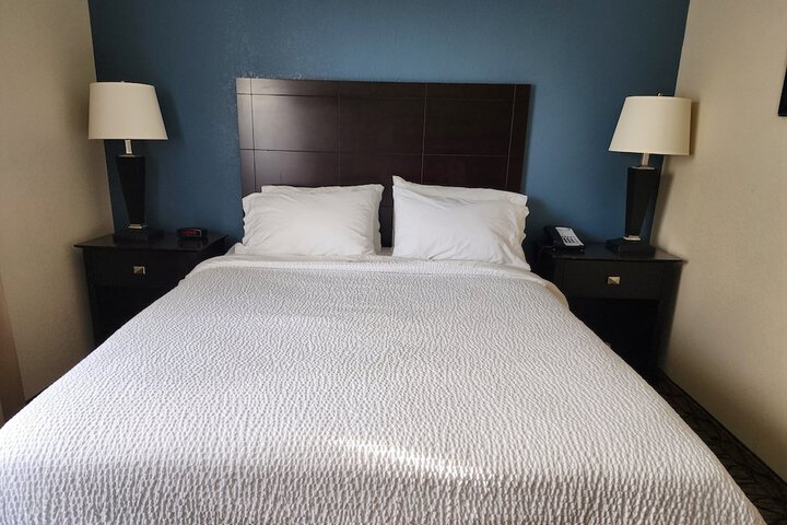 Holiday Inn Express Hotel & Suites Cadillac by IHG