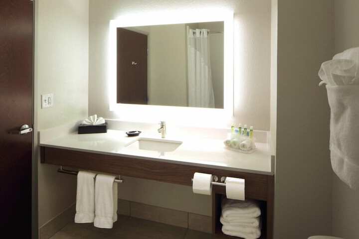 Room 32 of 55
