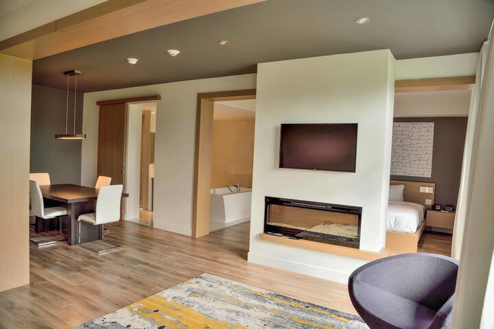 Room 15 of 54