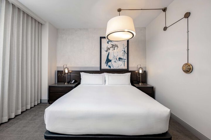 Hotel Fort Des Moines Curio Collection by Hilton