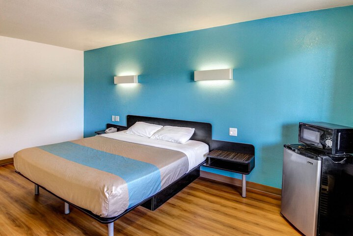 Motel 6 Waco TX - Lacy Lakeview