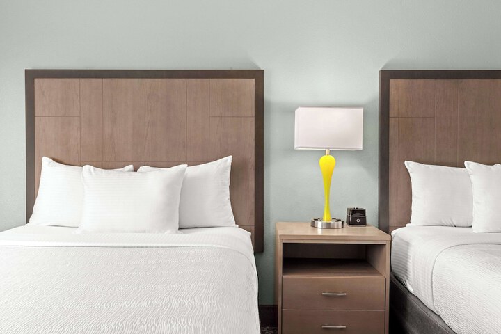 Room 32 of 45