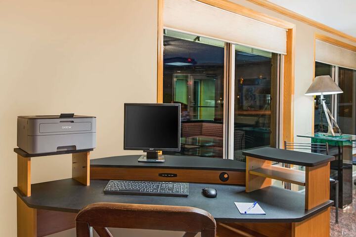 Business Center 35 of 36