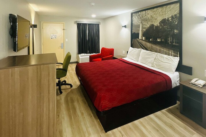 Room 14 of 36