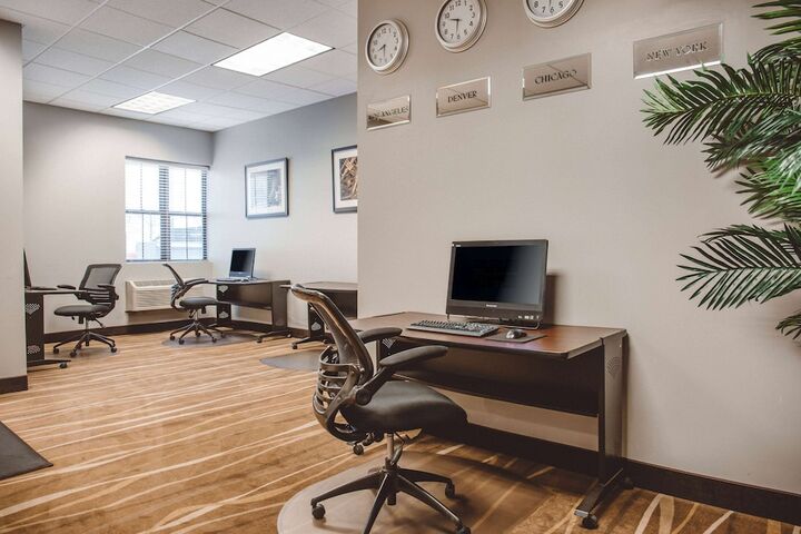 Business Center 59 of 62