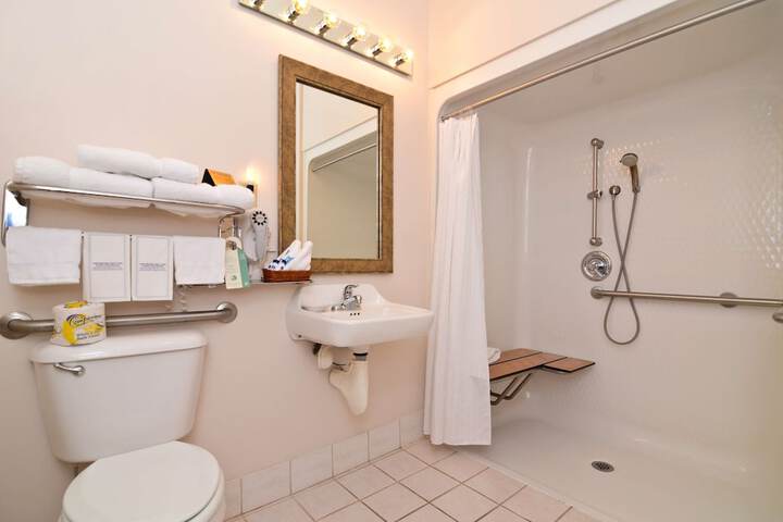 Room 10 of 20