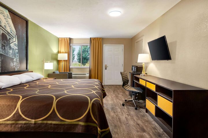 Room 12 of 37