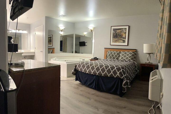 Americas Inn & Suite