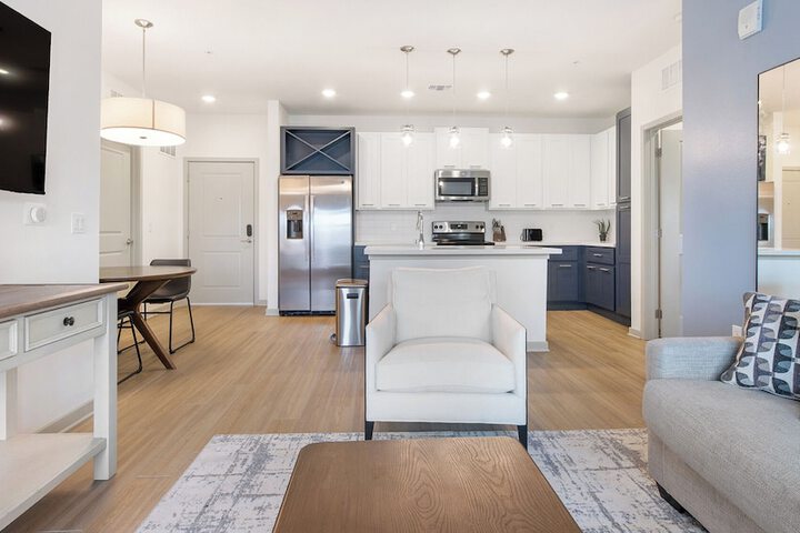 Landing Furnished Apartments near Lake Apopka
