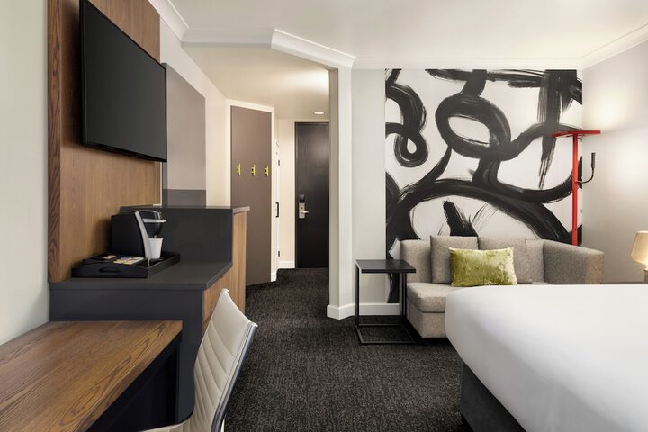Room 10 of 78
