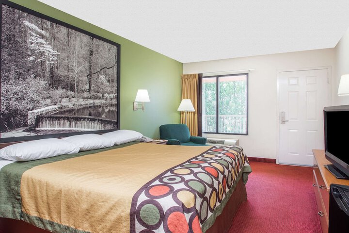 Room 4 of 14
