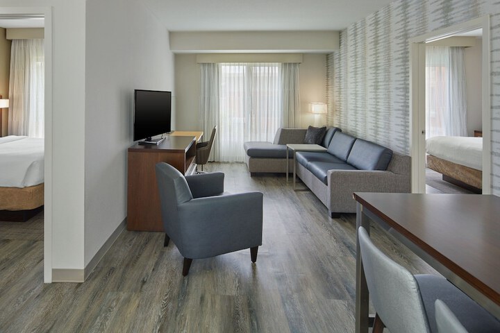 Room 32 of 54