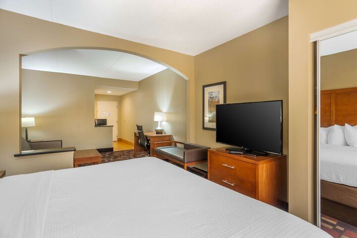 Room 16 of 32