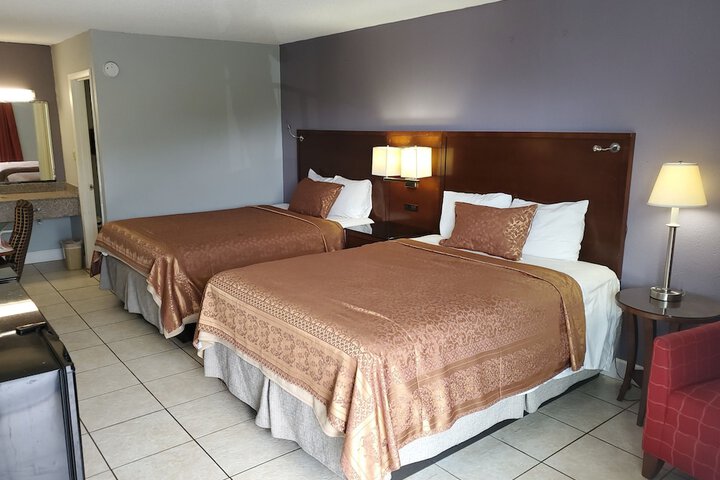 Room 14 of 28