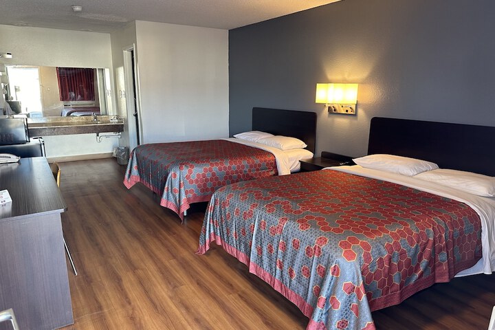 Room 21 of 21