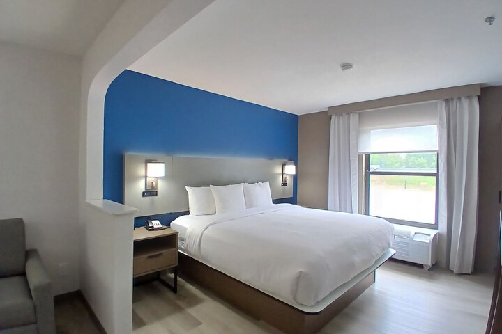 Comfort Inn Marion near Downtown & Blue Ridge PKWY