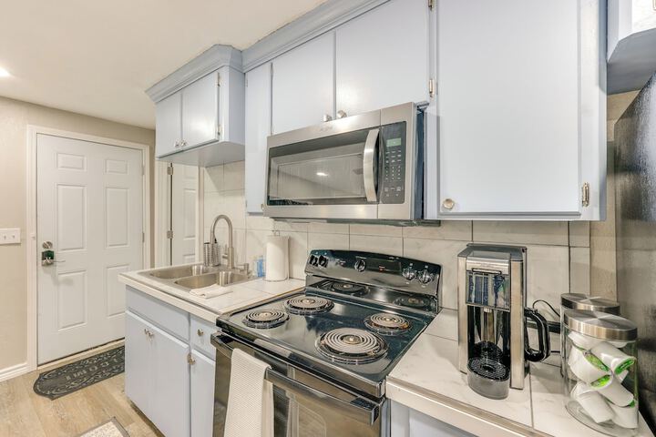 Private Yard: Pet-friendly Studio in New Boston!