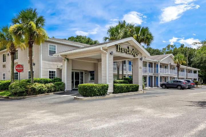 Travelodge Suites by Wyndham MacClenny