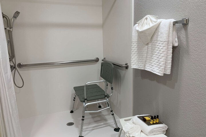 Room 12 of 17
