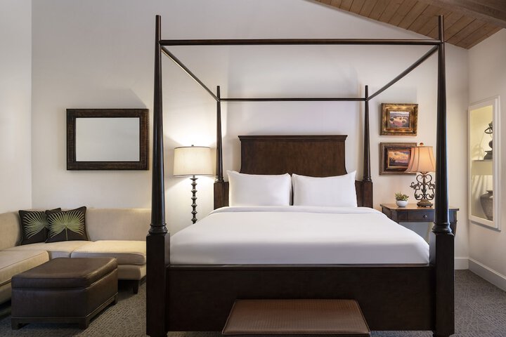 Room 32 of 75