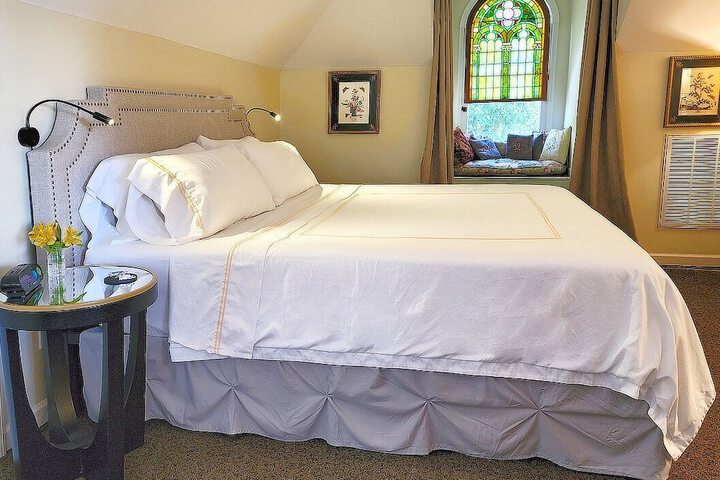 Room 13 of 20