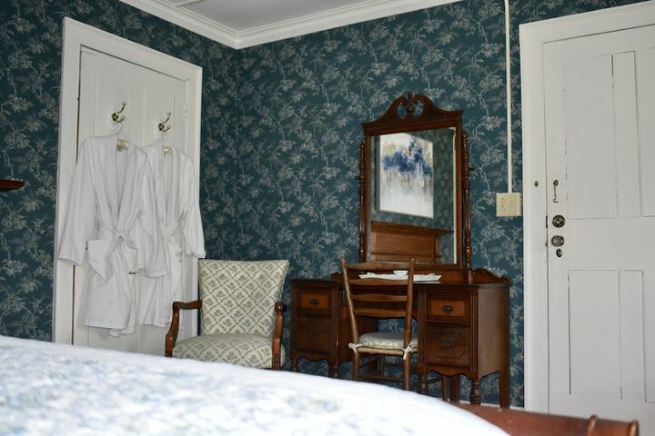 Room 24 of 64
