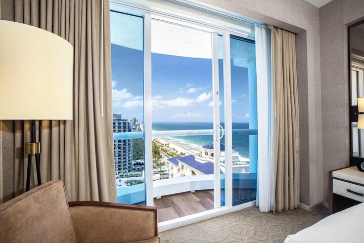 Conrad Fort Lauderdale Beach