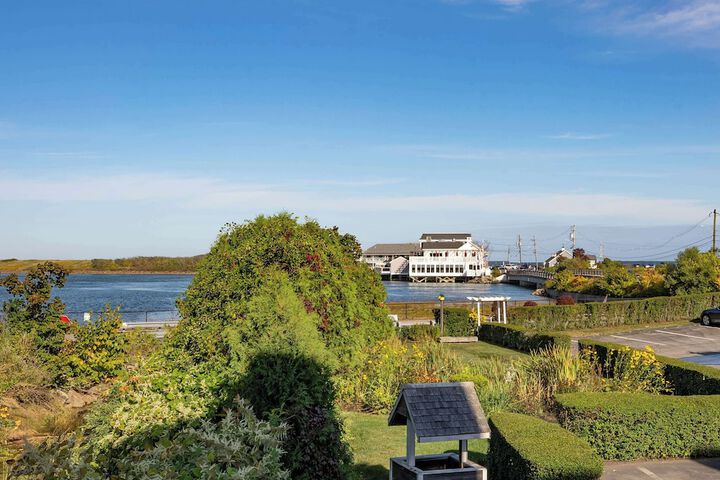 Aspinquid Resort