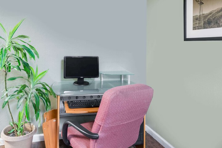 Business Center 59 of 62