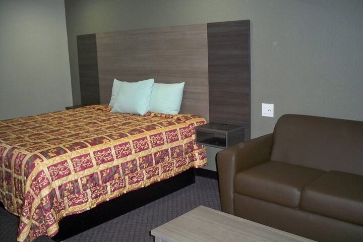 Room 37 of 65