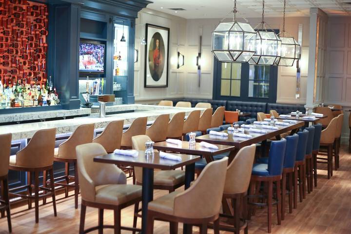 Dining 54 of 77