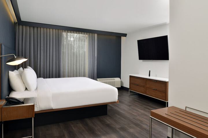 Courtyard by Marriott Raleigh Cary Crossroads