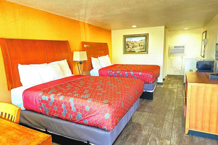 Room 25 of 36