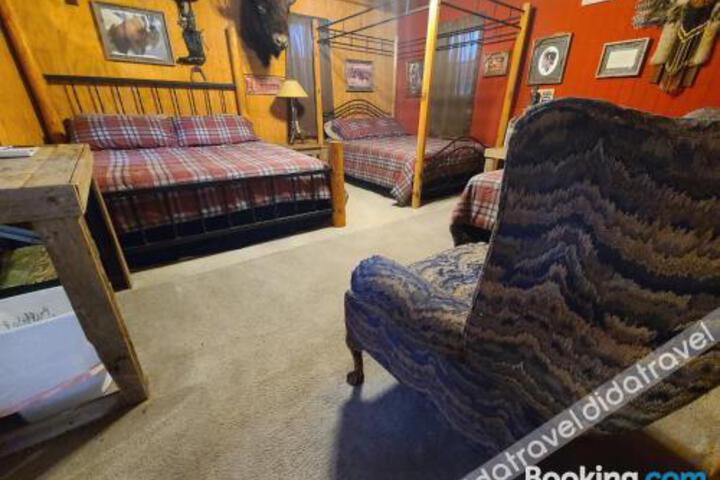 The Buffalo Girls Hotel
