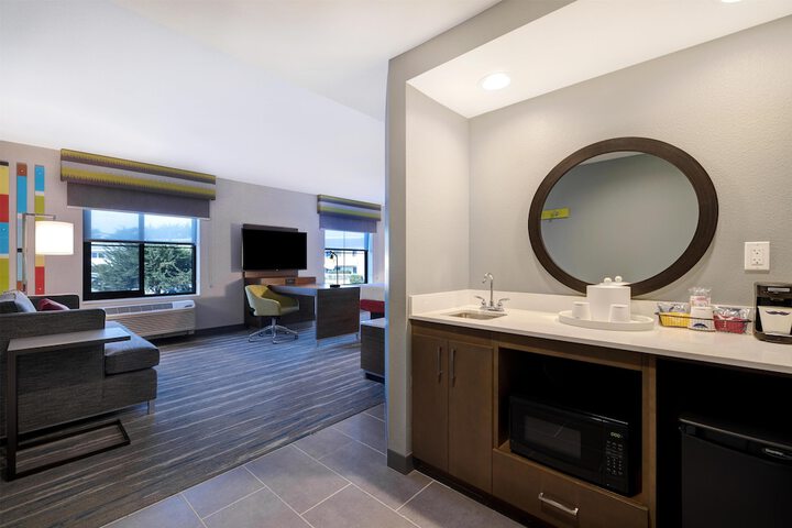 Hampton Inn & Suites Marina