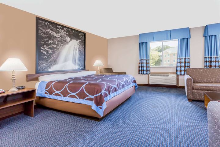Room 10 of 15